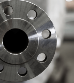 Fillet weld of nozzle for pressure vessel carbon steel background, (C) Shuttersock, Krerkkait Chompuparn