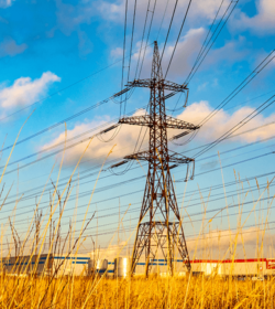 TÜV AUSTRIA TVFA: Seile, Leiterseile - Mit unseren Prüfmethoden und unserem Wissen sichern wir die Qualität von Leiterseilen und allgemein Drahtseilen und sorgen so für Sicherheit bei Leiterseilen und Lichtwellenleiterseile (OPGW, OPPC). (C) Shutterstock, AndreyAz