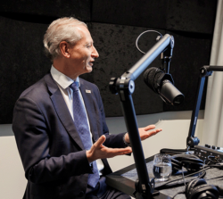 27.3.2023 - Nachgefragt: Viertel vor Haas | Folge #1 Was bedeutet Nachhaltigkeit wirklich und wie kommt man von der hehren Idee zur konkreten Umsetzung? Ein Gespräch von Christian Lenoble (Die Presse) mit TÜV AUSTRIA CEO Stefan Haas, über zukunftsorientiertes Handeln im Sinne der Verantwortung gegenüber künftigen Generationen. - Nachhaltigkeitsmission des TÜV AUSTRIA - Unternehmerische und persönliche Verantwortung - Zukunft mit Wasserstoff, Photovoltaik und Elektromobilität www.tuvaustria.com/viertelvorhaas Foto (C) TÜV AUSTRIA, Roland Rudolph